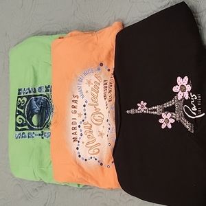 Fitted graphic tee bundle